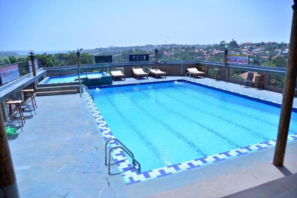 Keba Xpress Hotel - Entebbe Extérieur photo