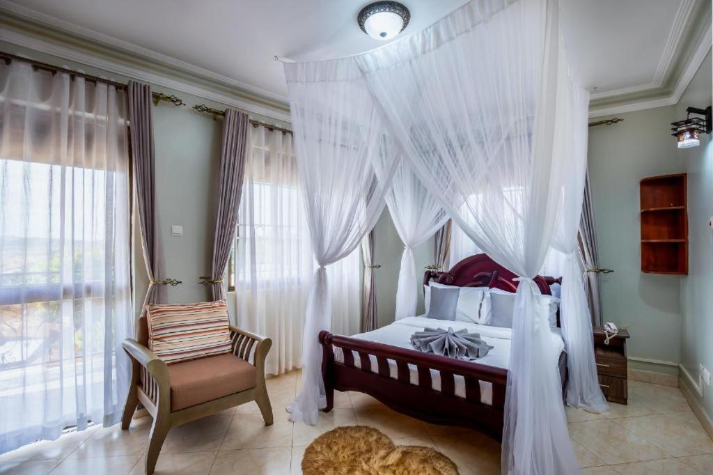 Keba Xpress Hotel - Entebbe Extérieur photo