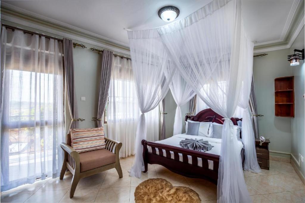 Keba Xpress Hotel - Entebbe Extérieur photo